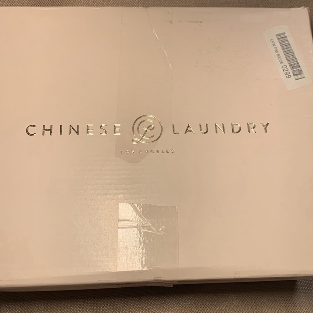 Chinese Laundry Utah Ankle Boot - Picture 6 of 6